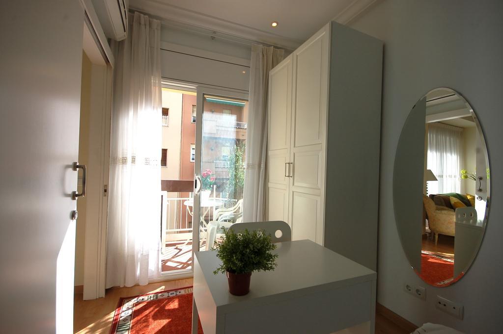 Appartamento Lets Holidays Centric In *